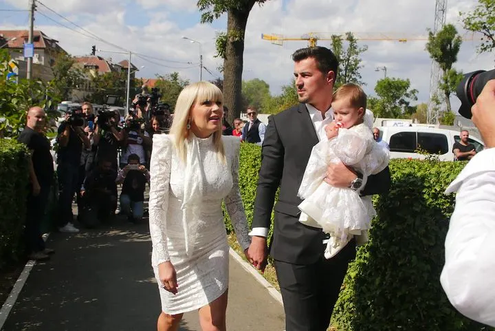 ELENA UDREA ȘI ADRIAN ALEXANDROV ÎȘI BOTEAZĂ AZI FETIȚA!