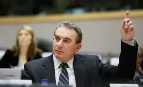 Cresc plățile directe pe suprafață, din 2021, dar scade suma alocată pentru dezvoltarea rurală