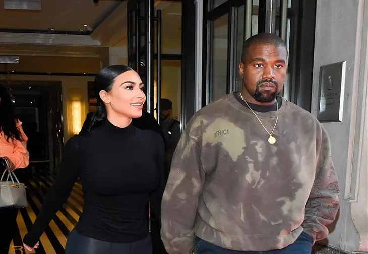 Kim Kardashian și Kanye West și-au prezentat apartamentul de 3,5 milioane din Calabasas