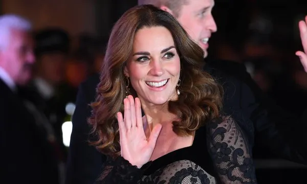 Kate Middleton, într-o superbă rochie din dantelă. Ducesa a întors toate privirile