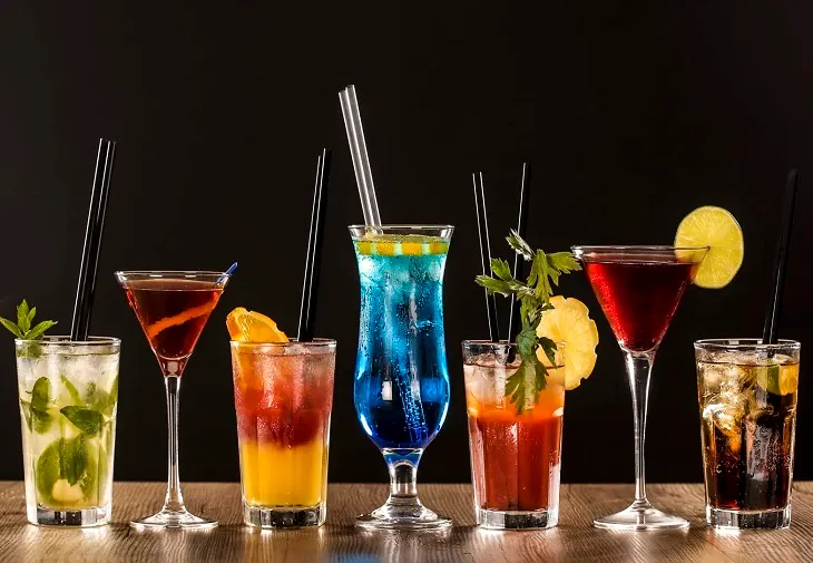 5 cocktailuri “sănătoase” pentru un consum de alcool de sărbători mai inteligent