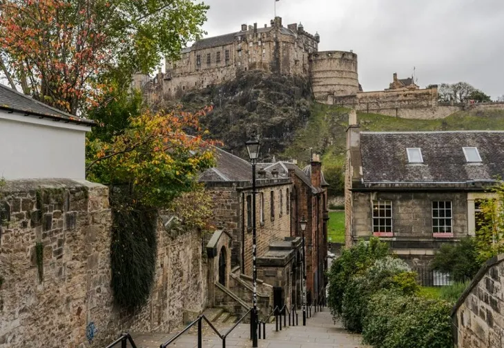 Sfaturi extra pentru un city break în Edinburgh