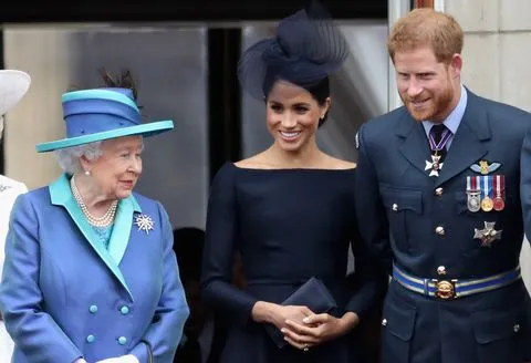 Reacția Palatului Buckingham după ce ducii de Sussex au decis să renunțe la rangul de „seniori” în familia regală