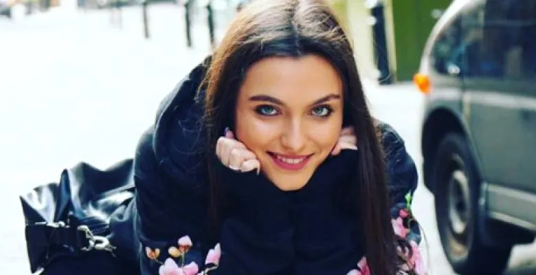 Fiica Andreei Esca nu dă Bucureștiul pe Londra! Ce vrea să facă Alexia Eram în țara natală?