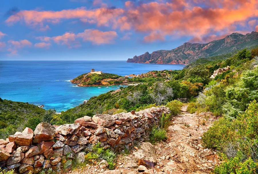 Ponturi pentru o vacanță reușită în Corsica