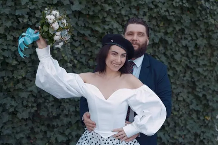 Ce solistă s-a măritat pe timp de Corona Virus