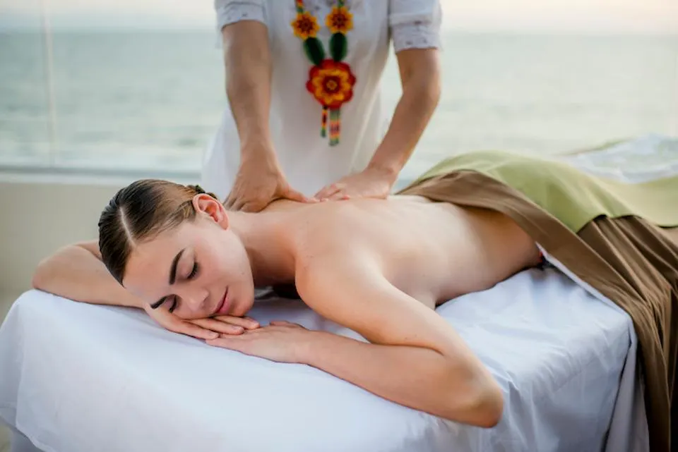 Cum îți creezi un spa la tine acasă: sfaturi de relaxare de la SPA-uri de top