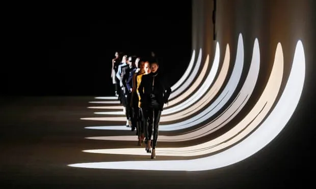 Casa de modă Saint Laurent se retrage din Săptămâna Modei de la Paris 2020