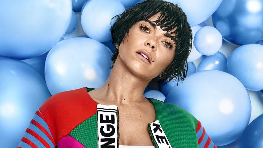 Inna a filmat acasa la ea pentru noul sau videoclip