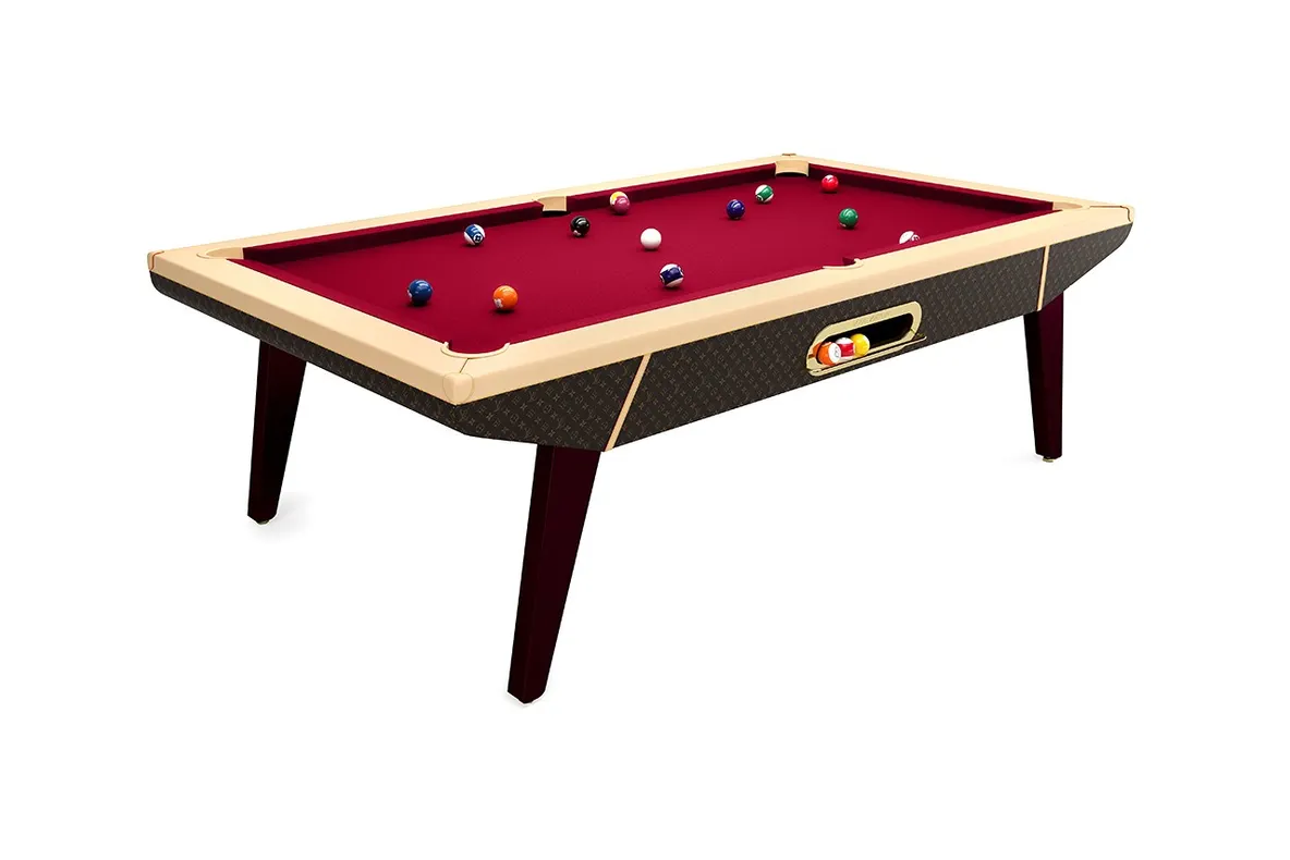 Alungă plictiseala cu cel mai exclusivist joc de billiard!