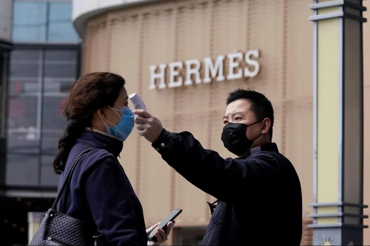 Pandemia de Covid-19 face ca industria bunurilor de lux să depindă și mai mult de cumpărătorii chinezi