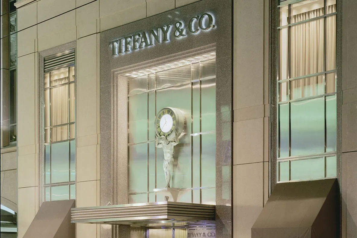 LVMH analizează achiziția Tiffany & Co pe fondul pandemiei
