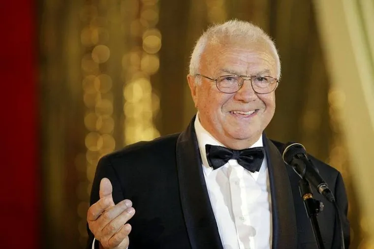 Alexandru Arșinel duce dorul teatrului și foștilor colegi