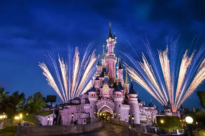 S-a redeschis Disneyland Paris, cu măsuri de siguranță