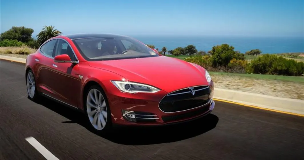 Mașina Tesla care nu va mai avea nevoie de intervenția șoferului este „foarte aproape”