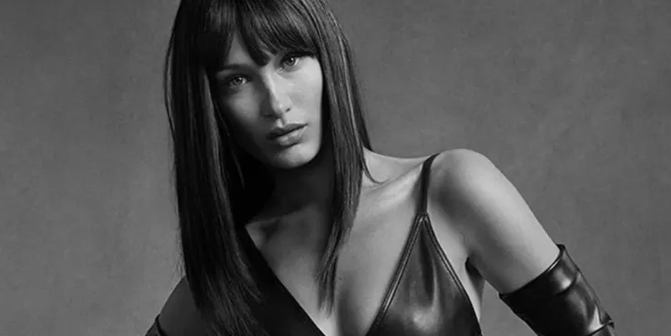 Bella Hadid poartă multă piele în noua campanie Helmut Lang