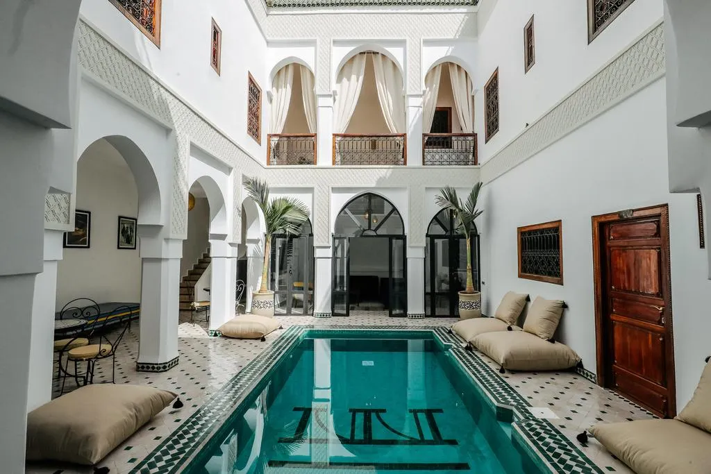 Cazare în Marrakech pe timp de pandemie: ce alegem, riad sau hotel?