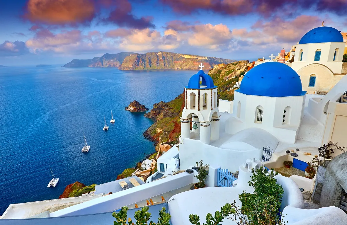 Santorini vrea să ofere un alt tip de vacanță turiștilor
