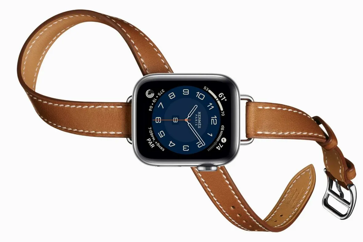 Apple Watch 6 Hermès are un încărcător inclus