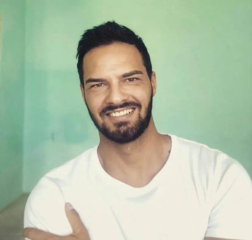 Sportivul Alex Stoica și-a făcut "Top Gun Look"
