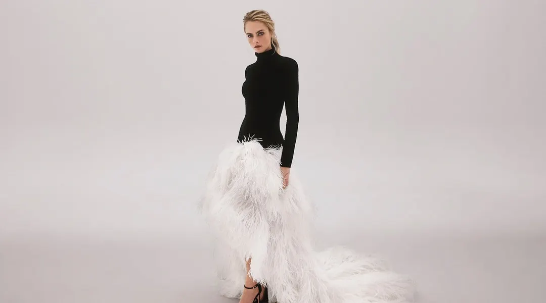 Amazon te lasă să cumperi high fashion din magazinele de lux online. Dar cu invitație!