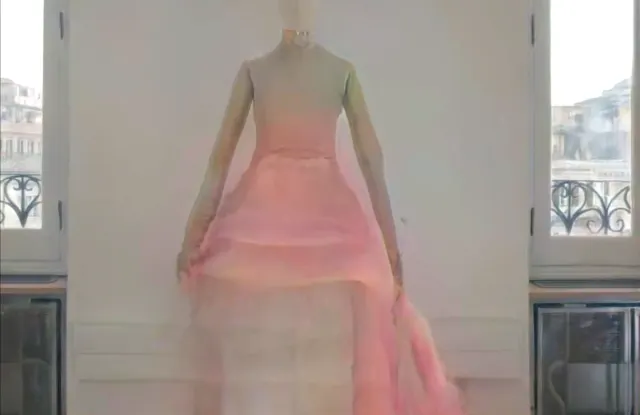 Valentino | Când haute couture întâlnește inteligența artificială