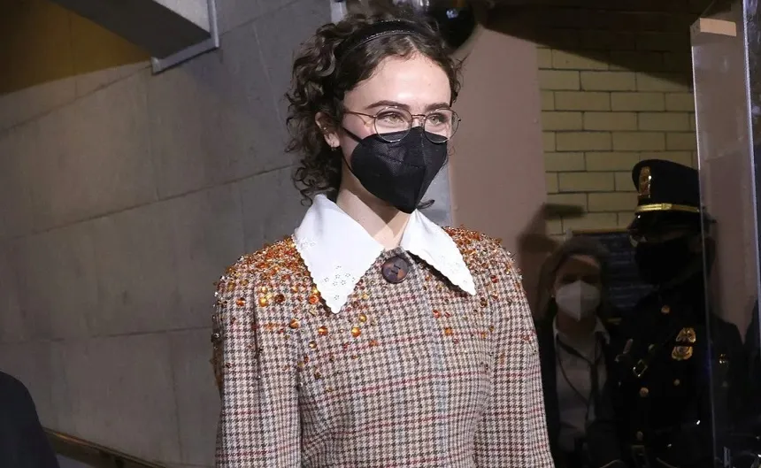 Ella Emhoff a semnat un contract de modelling cu cea mai mare agenție