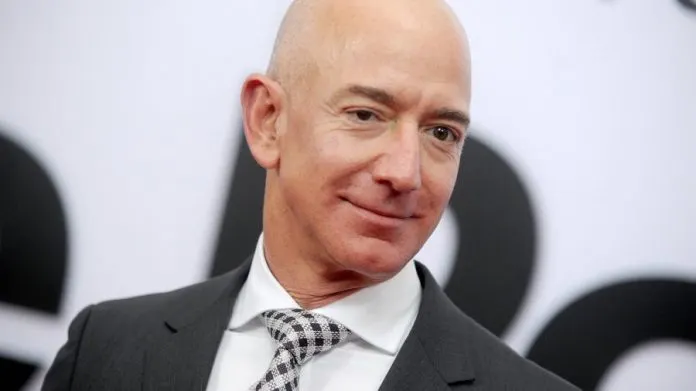 Jeff Bezos revine pe primul loc în topul celor mai bogați oameni din lume