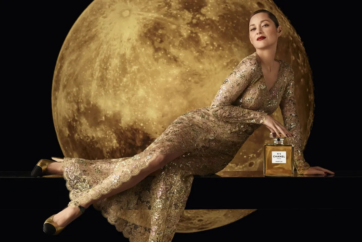 Parfumul Chanel No.5 împlinește 100 de ani