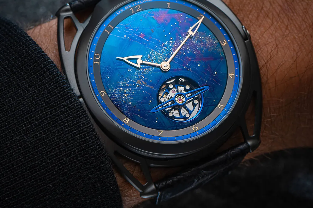 De Bethune | Perla de pe încheietura mâinii cu fragmente din cel mai vechi meteorit