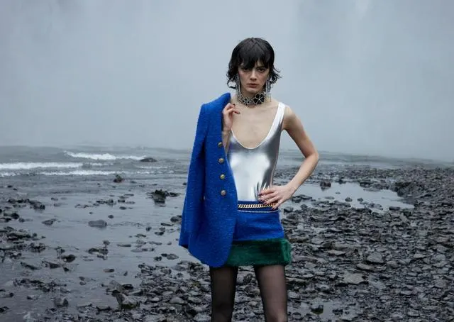 Saint Laurent Fashion Show | Garderobă îndrăzneață și strălucitoare pentru iarnă