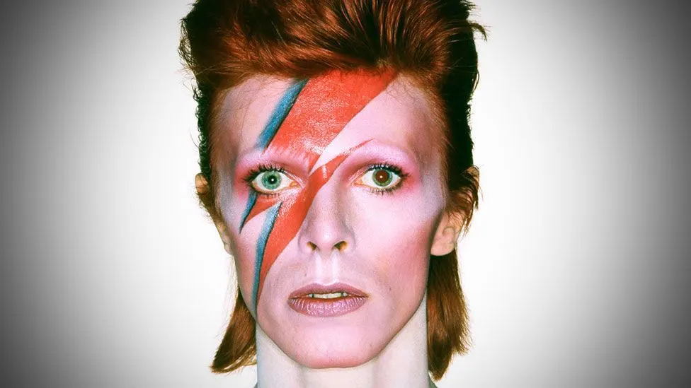 Licitații | Un tablou pictat de David Bowie, achiziționat cu 5 dolari, a fost vândut cu un preț surpriză