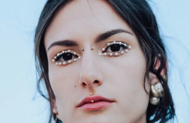Dior machiaj Resort 2022: tendințe de la prezentarea de modă