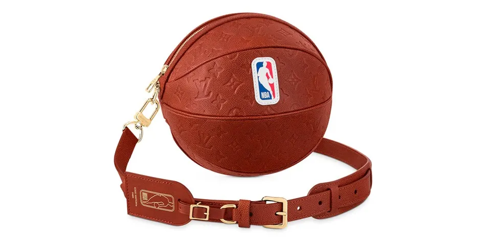 Noua geantă de mână Louis Vuitton arată ca o minge de baschet. Cât costă