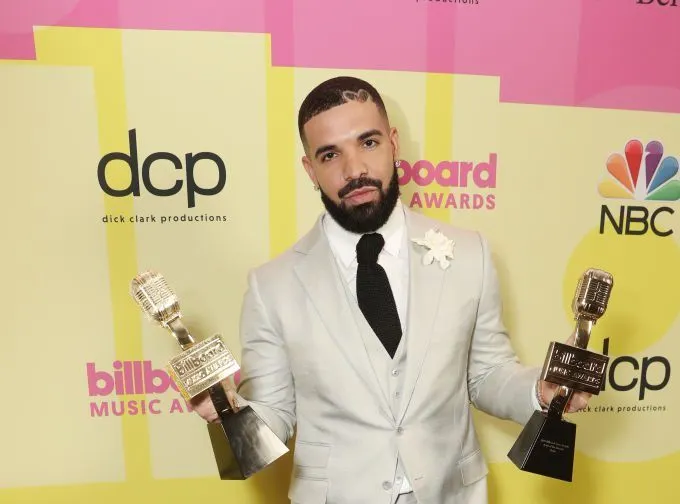 Drake, dat în judecată de conducerea revistei Vogue. I se cer daune de 4 mil. $. Ce a făcut