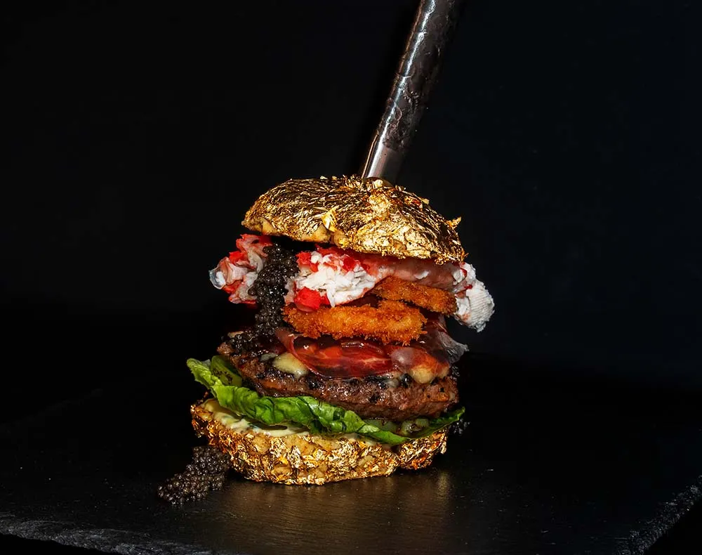 Cel mai scump burger din lume se vinde cu 5000 de euro. Ce conține