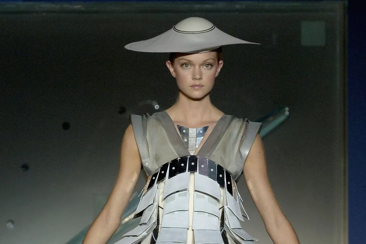 Spage Age 2.0. Moda galactică și futuristă revine