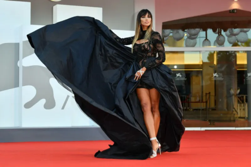 Mădălina Ghenea, apariție spectaculoasă la Scala din Milano. Actrița a atras toate privirile