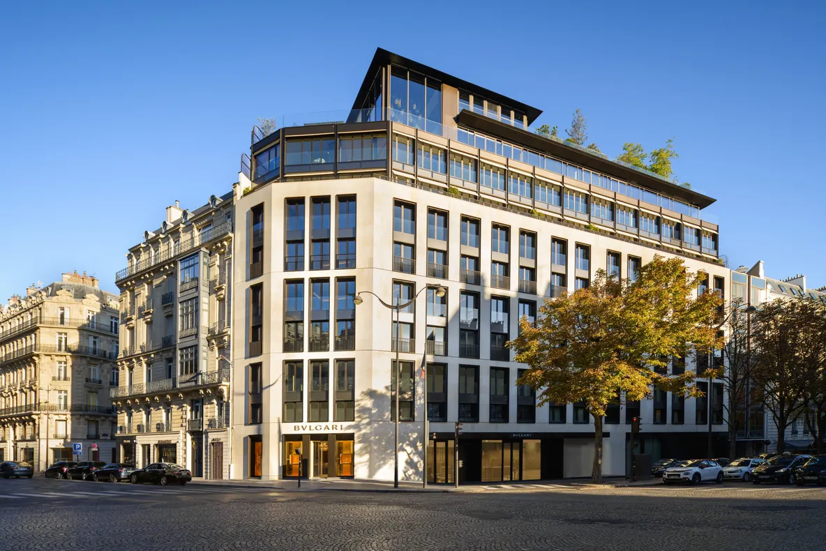 Bulgari | Cum arată penthouse-ul de 1000 m2 cu vedere panoramică impresionantă a Parisului