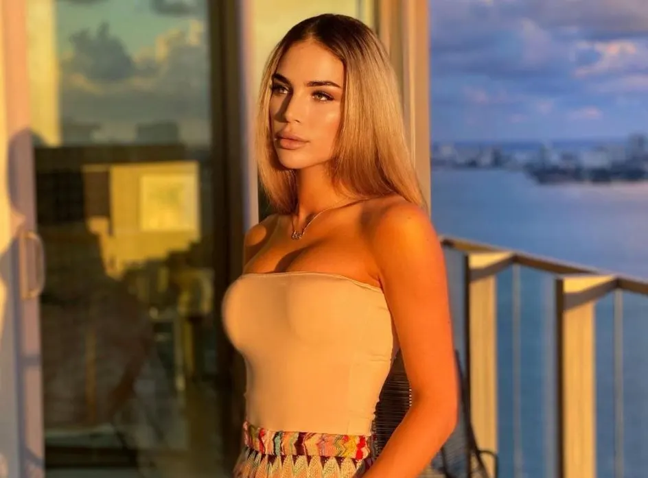 Fotografia cu care Ioana Țiriac face furori pe Instagram. A fost comparată cu Megan Fox