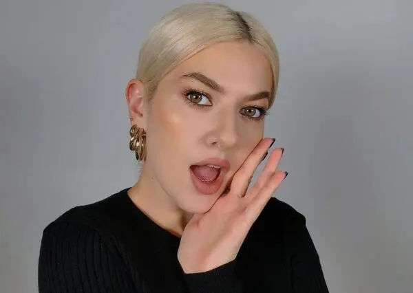 Lidia Buble are un nou iubit. Cu ce bărbat celebru a fost surprinsă cântăreața?