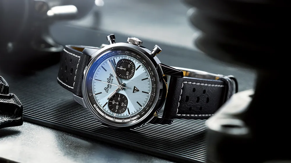 Breitling & Triumph, colaborarea care redefinește luxul. Ceas și motocicletă inspirate de Café Racers din anii 1960