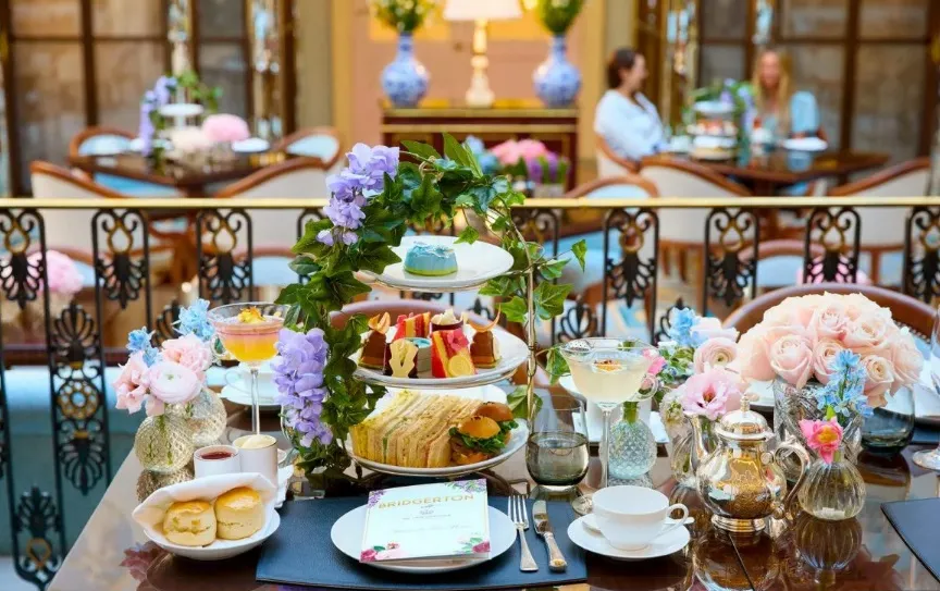 The Lanesborough London | Prima experiență în lumea ceaiului de după-amiază cu tematică Bridgerton