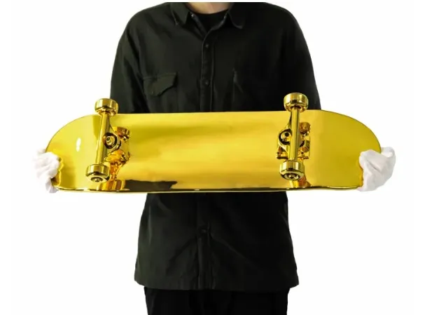 Acesta e cel mai scump skateboard din lume. Cât costă
