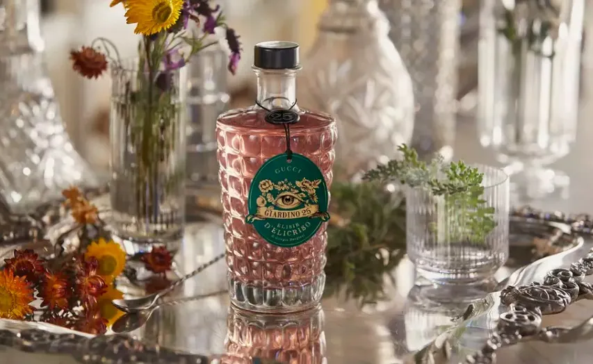 Gucci a lansat un cocktail îmbuteliat