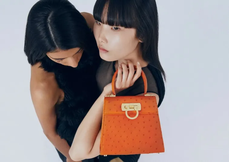 Salvatore Ferragamo vă prezintă noua geantă it-bag pe care sigur ți-o vei dori