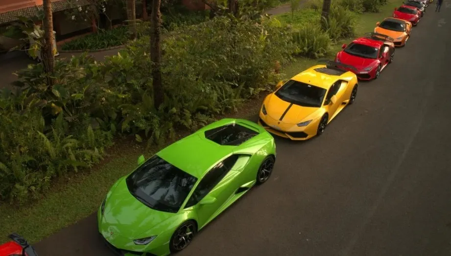 Crește timpul de așteptare pentru o mașină Lamborghini