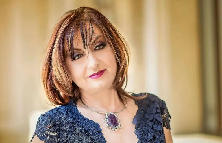 Cum a reușit designerul lui Carmen Iohannis să facă un milion de euro din modă