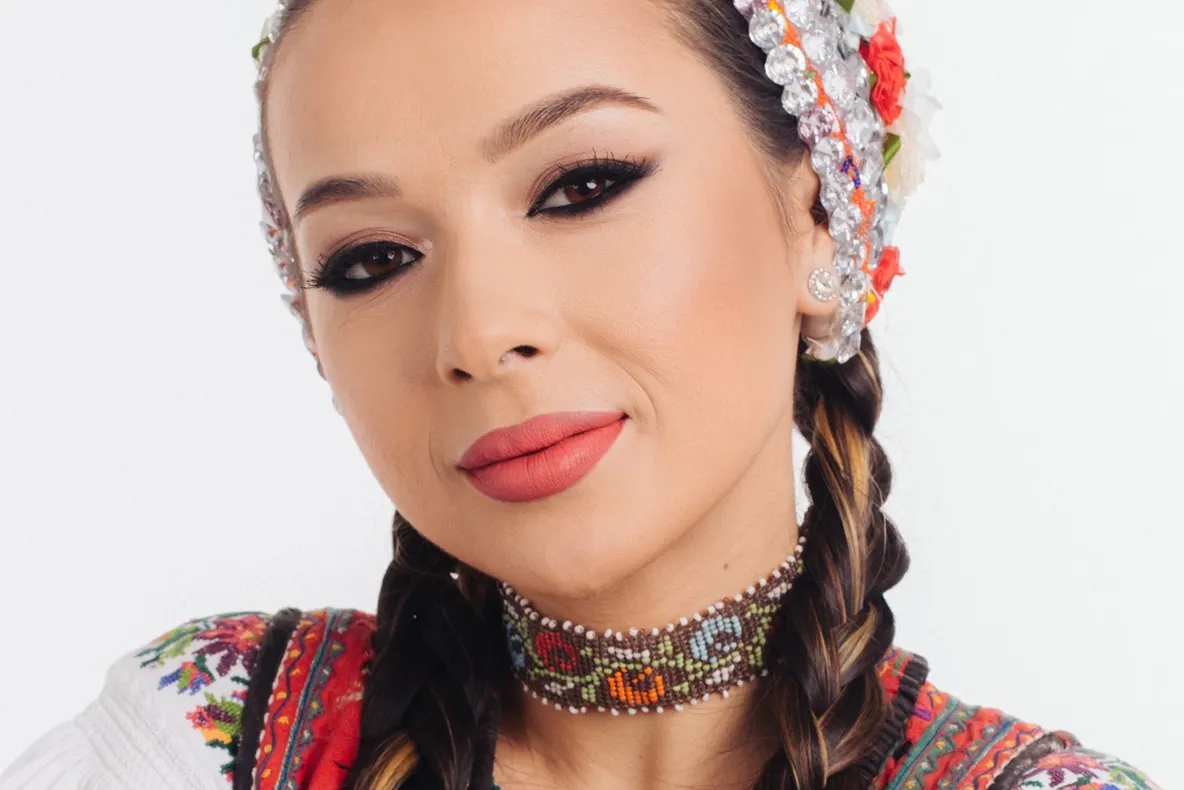 Câți bani face, de fapt, Vlăduța Lupău din muzica de petrecere