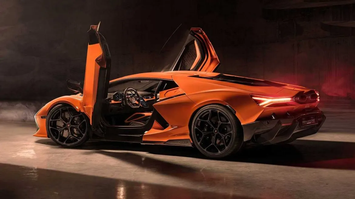 Lamborghini are clienți până la finele lui 2025 pentru primul său model hibrid